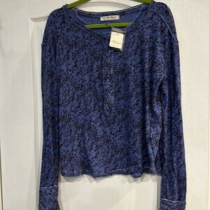 Women’s Long Sleeve Shirt. Size Small. Free People.